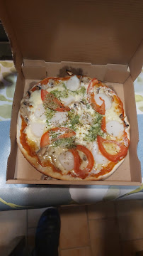 Plats et boissons du Livraison de pizzas Lucky Pizza Lannilis - n°3