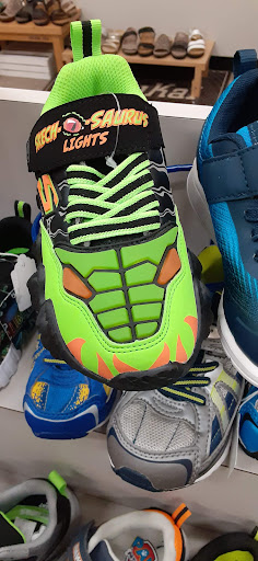 Shoe Store «Towson Bootery», reviews and photos, 810 Kenilworth Dr, Towson, MD 21204, USA