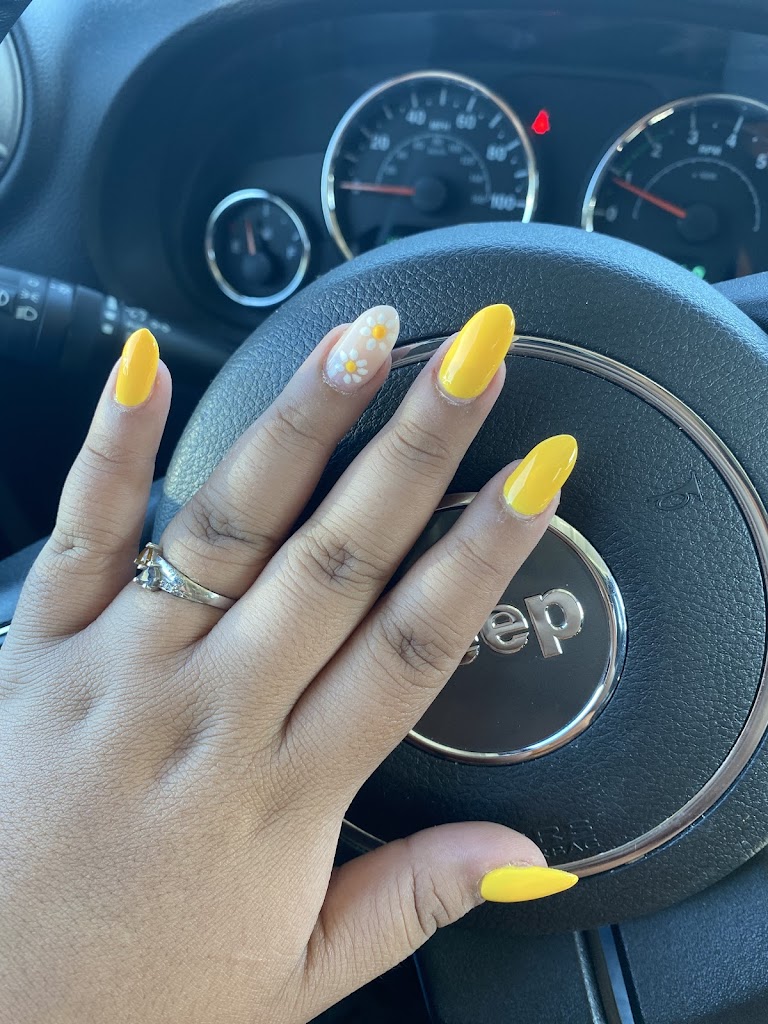 Le Petit Nails Salon 60404