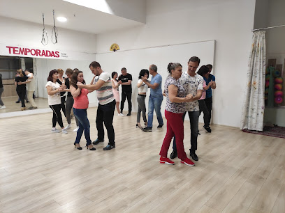 Temporadas Social Center / Темпорадас социален клуб за танци и спорт
