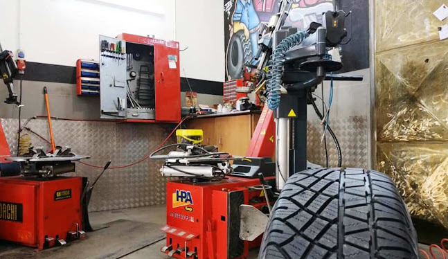 Σχόλια και κριτικές για το ΑΞΙΩΤΗΣ ΠΛΟΥΤΑΡΧΟΣ βουλκανιζατέρ