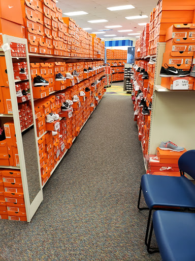 Shoe Store «Shoe Carnival», reviews and photos, 3271 Marketplace Dr, Council Bluffs, IA 51501, USA