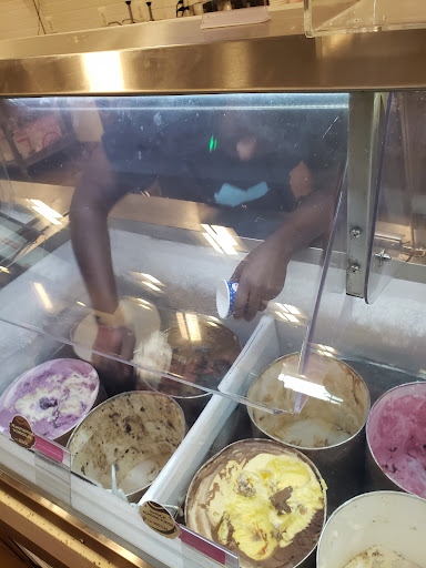 Ice Cream Shop «Baskin-Robbins», reviews and photos, 5701 Columbia Pike, Falls Church, VA 22042, USA