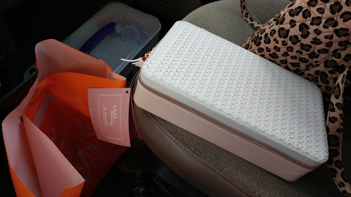 Hair Salon «Ulta Beauty», reviews and photos, 839 NW 12th St, Gresham, OR 97030, USA