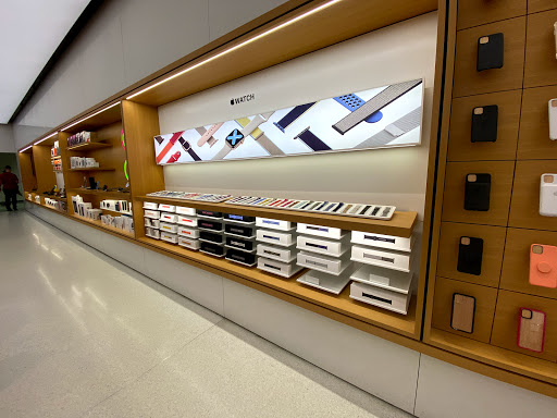 Apple Brea Mall image