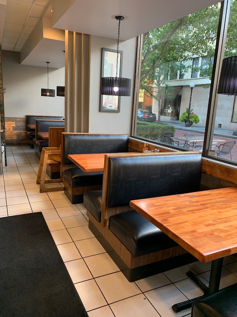 Cozy Corner Restaurant 60301