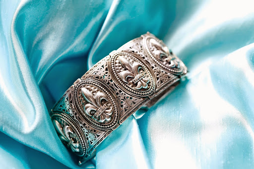 Jewelry Buyer «Bell Family Jewelers», reviews and photos, 40-21 Bell Blvd, Bayside, NY 11361, USA