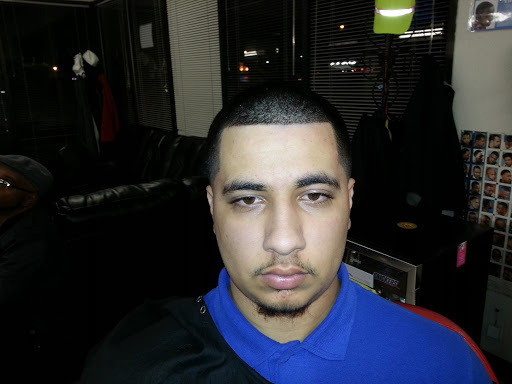 Barber Shop «Royal Kutz Barber Shop», reviews and photos, 1244 N Belt Line Rd, Irving, TX 75061, USA