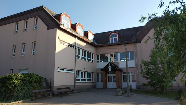 József Attila általános iskola "D" épület (volt kollégium) - Iskola
