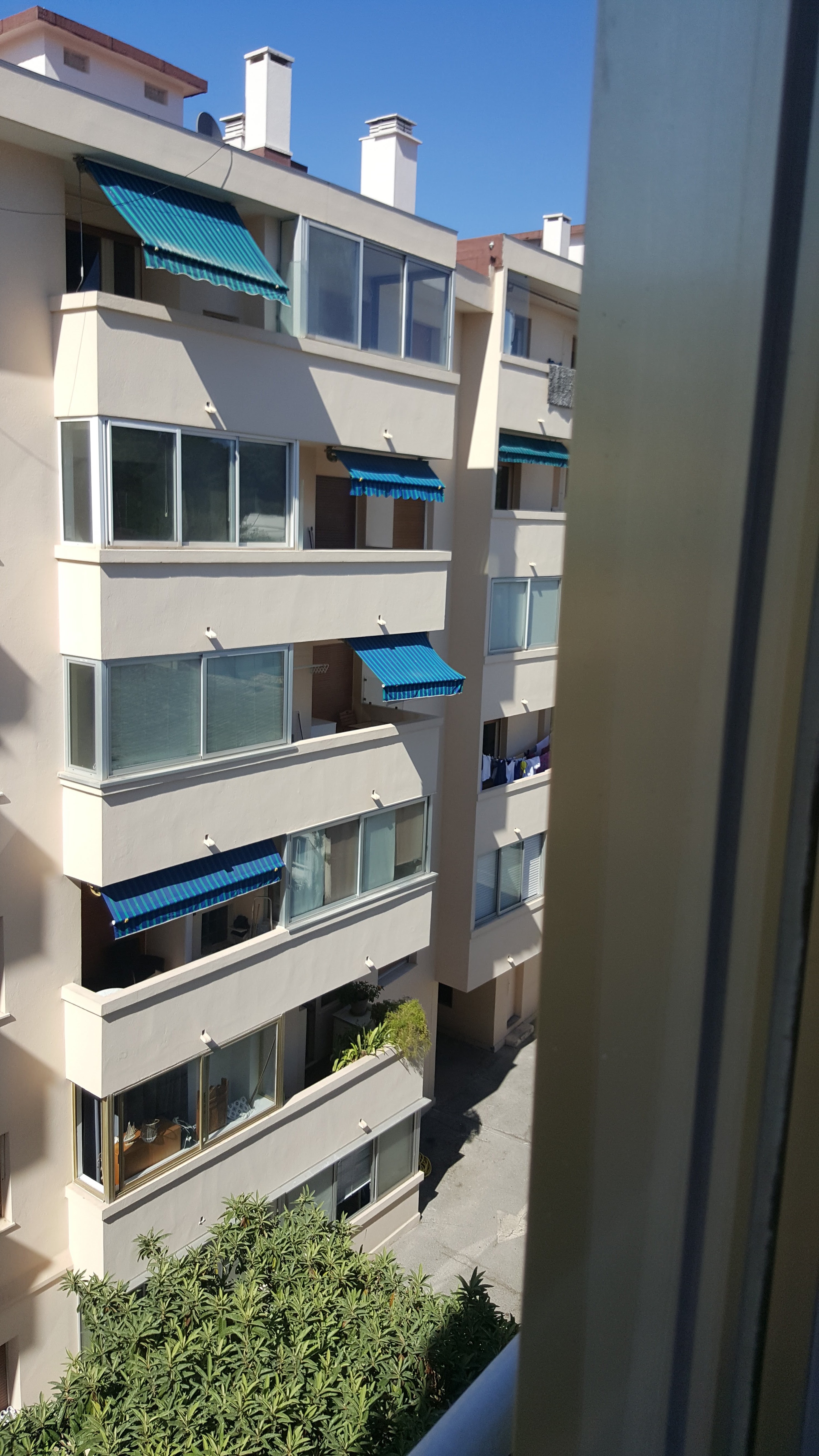 Photo n° 44 de l'avis de Raffles.u fait le 14/08/2017 à 14:06