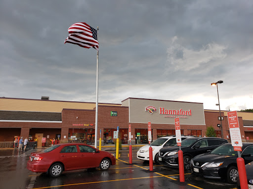 Grocery Store «Hannaford Supermarket», reviews and photos, 35 Elm St, Brunswick, ME 04011, USA