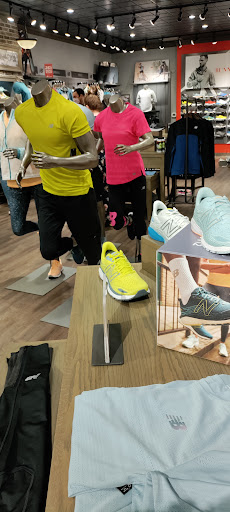 Shoe Store «New Balance Portland», reviews and photos, 7385 SW Bridgeport Rd, Tigard, OR 97224, USA