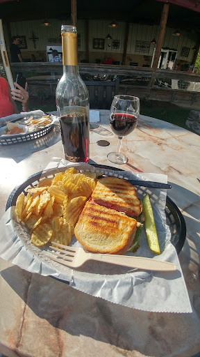 Winery «Paper Moon Vineyards», reviews and photos, 2008 State Rd, Vermilion, OH 44089, USA