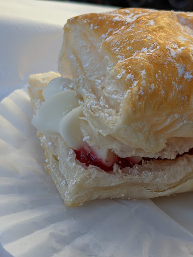 Donut Shop «Village Donut Shop & Bakery», reviews and photos, 1246 Roosevelt Trail, Raymond, ME 04071, USA