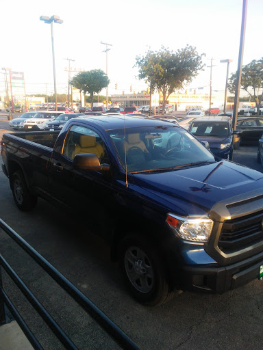 Used Car Dealer «DriveTime Used Cars», reviews and photos, 1901 SW Military Dr, San Antonio, TX 78221, USA