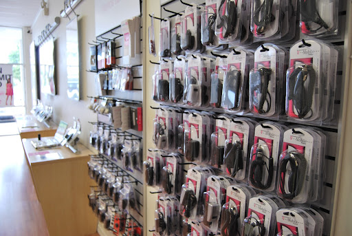 Cell Phone Store «T-Mobile», reviews and photos, 12179 S Apopka Vineland Rd #14B, Orlando, FL 32836, USA