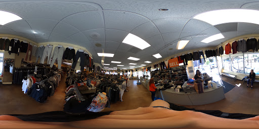 Used Clothing Store «Crossroads Trading Co», reviews and photos, 5901 College Ave, Oakland, CA 94618, USA