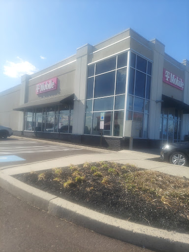 Cell Phone Store «T-Mobile», reviews and photos, 250 N West End Blvd, Quakertown, PA 18951, USA