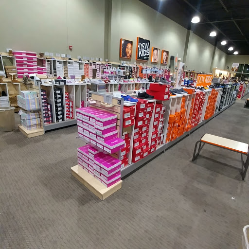 Shoe Store «DSW Designer Shoe Warehouse», reviews and photos, 5031 Shoppes Blvd, Moosic, PA 18507, USA