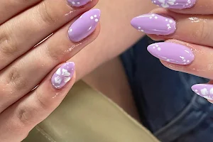 Glamor Nails image