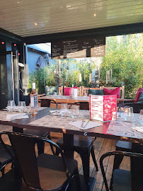 Atmosphère du Restaurant Les Bretelles - Thue et Mue - n°11