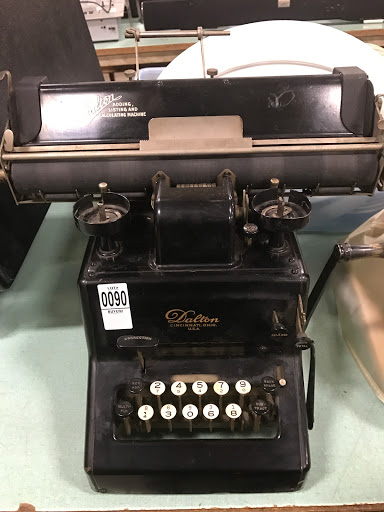 Auction House «RPN Sales & Auction House», reviews and photos, 4451 N Milwaukee Ave, Chicago, IL 60630, USA