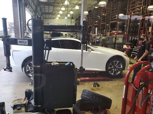 Tire Shop «Discount Tire Store», reviews and photos, 8550 N MacArthur Blvd, Irving, TX 75063, USA