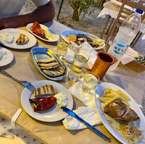 TAVERNA AKROTIRI - Εστιατόριο