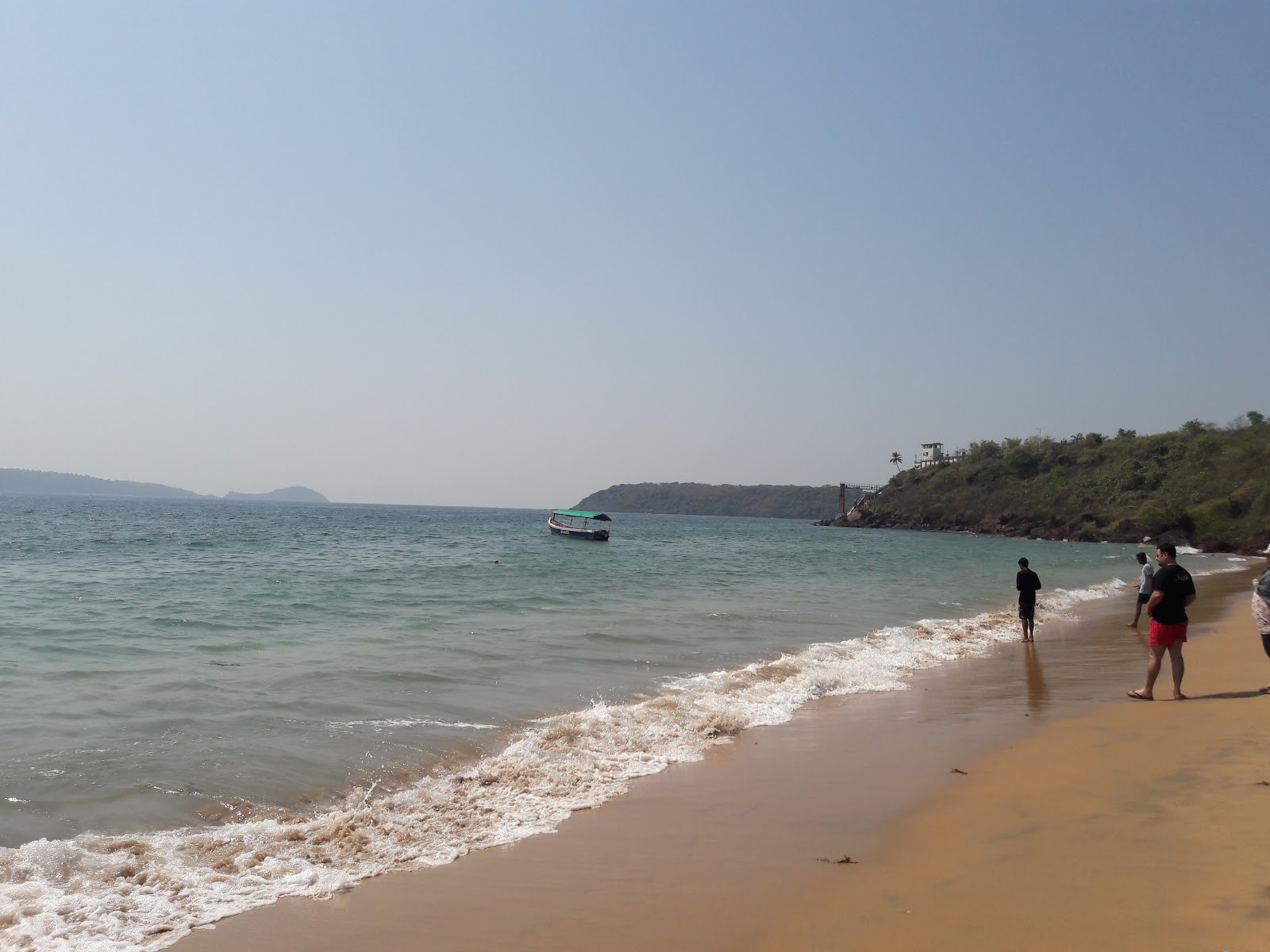 Photo de Hansa Beach avec l'eau turquoise de surface