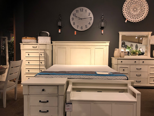 Furniture Store «Ashley HomeStore», reviews and photos, 925 Paterson Plank Rd, Secaucus, NJ 07094, USA