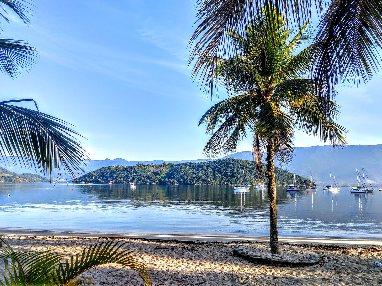 Morada do Pontal Beach'in fotoğrafı geniş bir kıyı şeridi ile birlikte