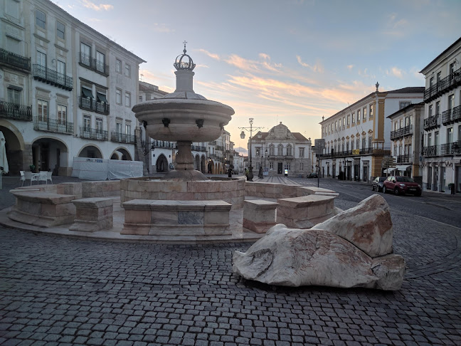 Avaliações doFonte da Praça do Giraldo em Évora - Fotógrafo