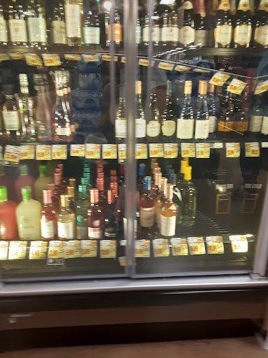 Grocery Store «Kroger», reviews and photos, 120 S Memorial Dr, New Castle, IN 47362, USA