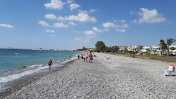 Yanathes beach'in fotoğrafı - rahatlamayı sevenler arasında popüler bir yer