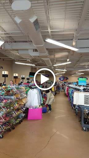 Thrift Store «Goodwill Store & Donation Center», reviews and photos, 1521 Lee St, Des Plaines, IL 60018, USA