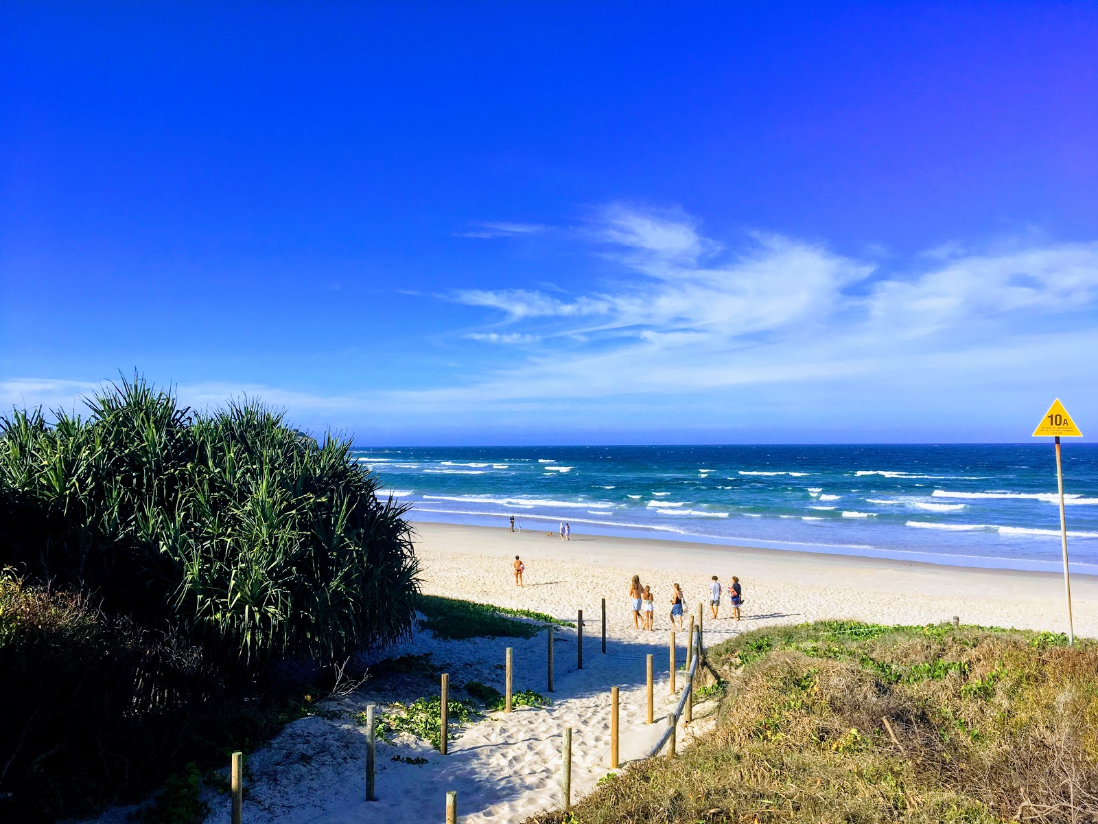 Fotografie cu Angels Beach - locul popular printre cunoscătorii de relaxare