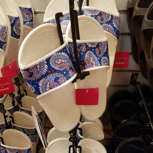 Shoe Store «Crocs», reviews and photos, 607 Bluebird Ct, Central Valley, NY 10917, USA