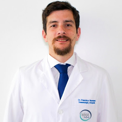 Dr. Francisco Javier Neumann Castañeda, Traumatólogo