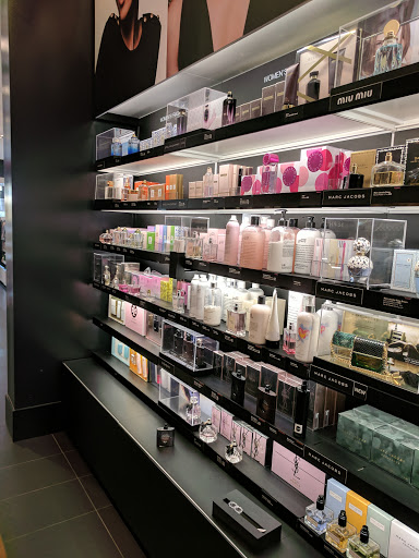 Cosmetics Store «SEPHORA», reviews and photos, 4766 Admiralty Way C1-3, Marina Del Ray, CA 90202, USA