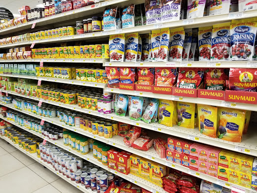 Supermarket «Treasure Island Foods», reviews and photos, 1526 E 55th St, Chicago, IL 60615, USA