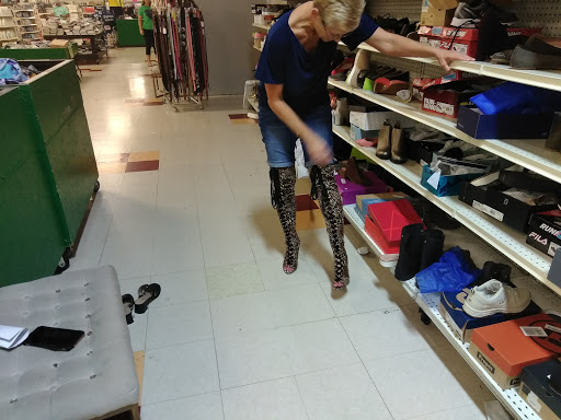 Discount Store «Bargain Hunt», reviews and photos, 1313 W Main St, Lebanon, TN 37087, USA