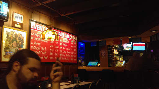 Restaurant «Stadium Sports Club & Pizza», reviews and photos, 4015 W Algonquin Rd, Rolling Meadows, IL 60008, USA