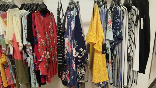 Shopping Mall «County Fair Fashion Mall», reviews and photos, 1264 E Gibson Rd E-500, Woodland, CA 95776, USA