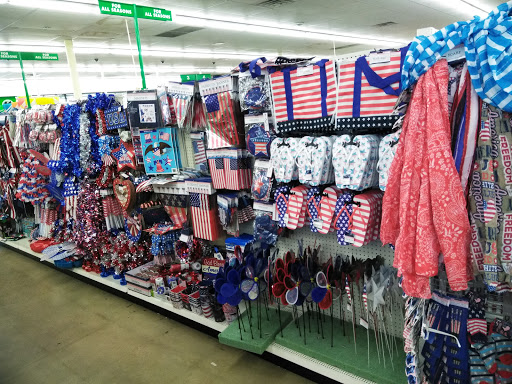 Dollar Store «Dollar Tree», reviews and photos, 4811 Edgmont Ave, Brookhaven, PA 19015, USA