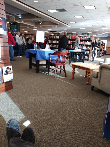 Book Store «Barnes & Noble», reviews and photos, 624 S Green River Rd, Evansville, IN 47715, USA