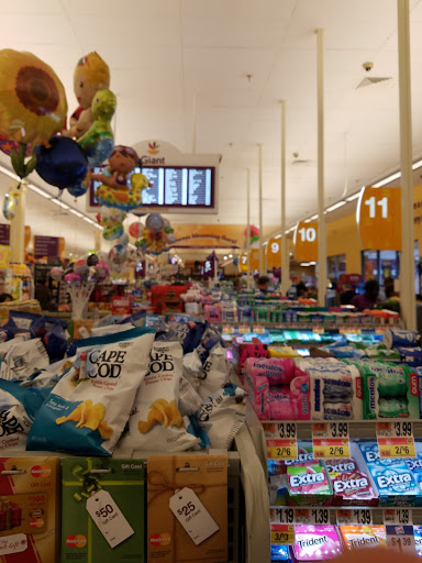 Grocery Store «Giant Food», reviews and photos, 10400 Old Georgetown Rd, Bethesda, MD 20814, USA