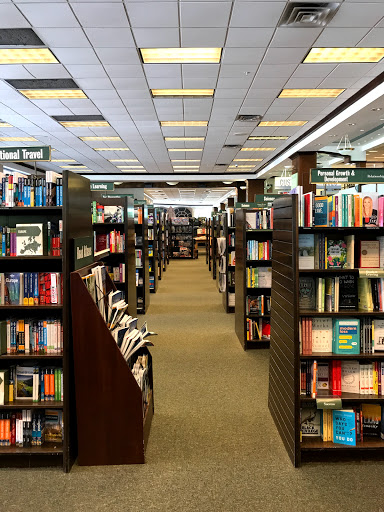 Barnes & Noble image 3