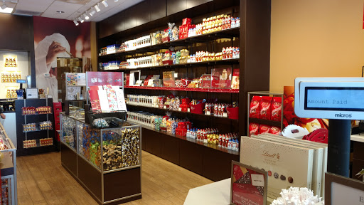 Shopping Mall «Clinton Crossing Premium Outlets», reviews and photos, 20 Killingworth Turnpike, Clinton, CT 06413, USA