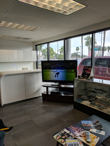 Mitsubishi Dealer «Universal Auto Group dba Glendale Mitsubishi», reviews and photos, 1235 S Brand Blvd, Glendale, CA 91204, USA