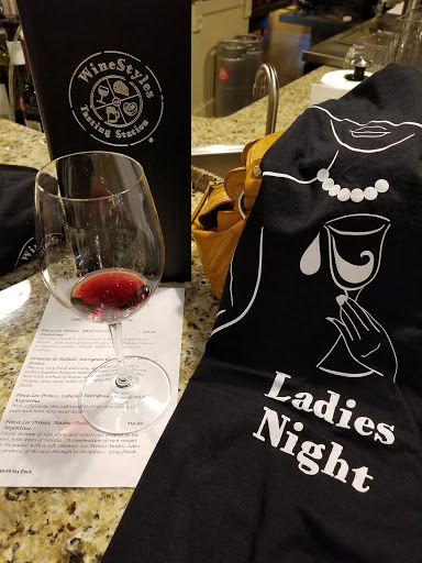 Wine Bar «WineStyles of Cedar Rapids», reviews and photos, 4201 42nd St NE #170, Cedar Rapids, IA 52402, USA